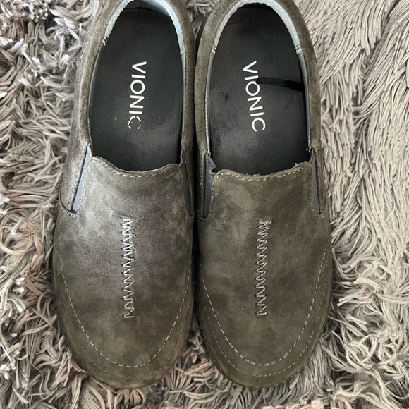 Vionic - Picture 6 of 8